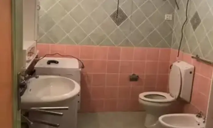 Rexer-Tula-Vendesi-Appartamento-a-Tula-Bagno