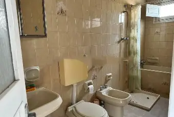 Rexer-Chiaramonte-Gulfi-Vendesi-Appartamento-via-Guglielmo-Marconi-Centro-Chiaramonte-Gulfi-Bagno