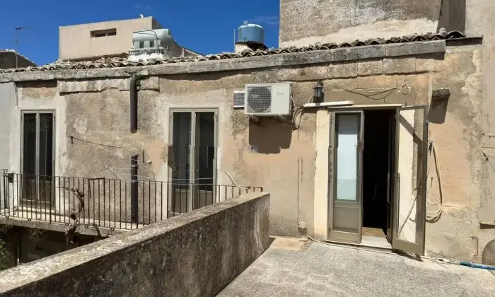 Rexer-Chiaramonte-Gulfi-Vendesi-Appartamento-via-Guglielmo-Marconi-Centro-Chiaramonte-Gulfi-Garage