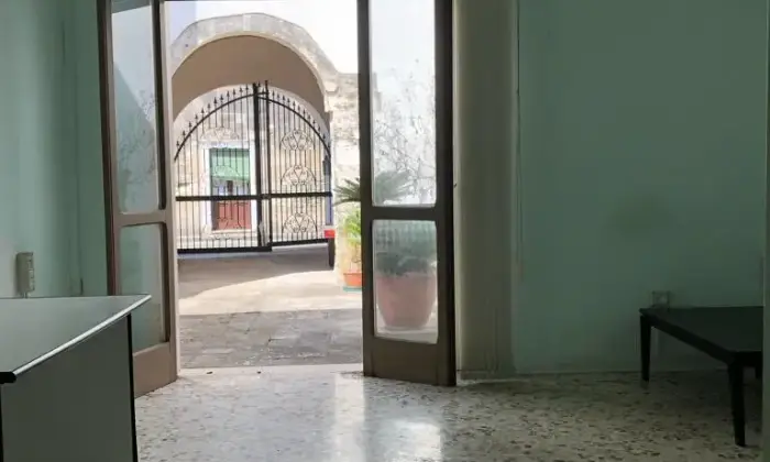 Rexer-Castri-di-Lecce-Immobile-A-con-corte-e-volte-a-stella-a-CASTRI-DI-LECCE-Cantina