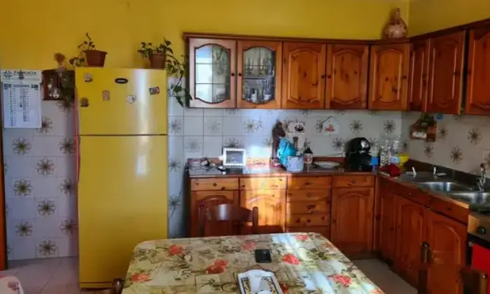 Rexer-Arce-Vendesi-Casa-Terreno-edificabile-ad-ARCE-FR-Cucina