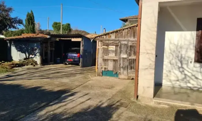 Rexer-Arce-Vendesi-Casa-Terreno-edificabile-ad-ARCE-FR-Garage
