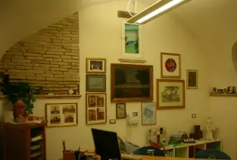 Rexer-Vasto-Piano-terra-studio-privato-soppalco-abitazione-monolocale-a-piano-primo-Altro