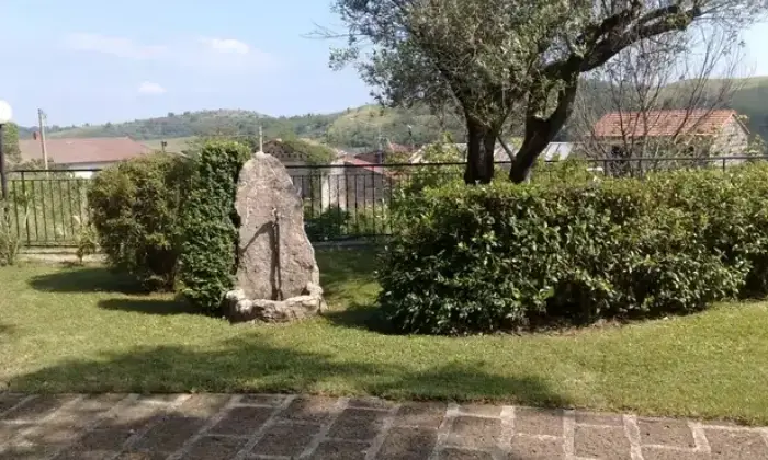 Rexer-Pontelandolfo-Vendesi-villa-a-Pontelandolfo-BN-Giardino