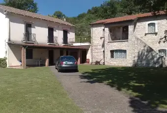 Rexer-Pontelandolfo-Vendesi-villa-a-Pontelandolfo-BN-Giardino