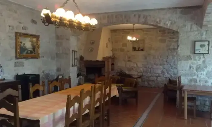 Rexer-Pontelandolfo-Vendesi-villa-a-Pontelandolfo-BN-Sala-Pranzo