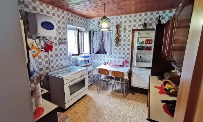 Rexer-Malonno-Chalet-in-vendita-in-via-Zazza-a-Malonno-Cucina