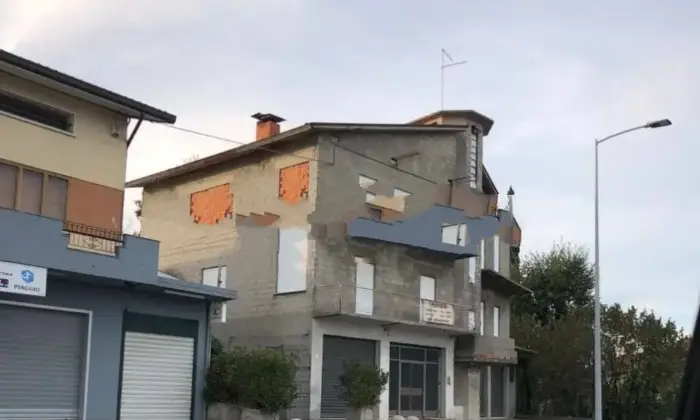 Rexer-San-Vito-al-Tagliamento-Fabricato-con-terreno-edificabile-in-Vendita-Giardino