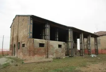 Rexer-Guastalla-Vendesi-rustico-via-Chiesa-Guastalla-Giardino