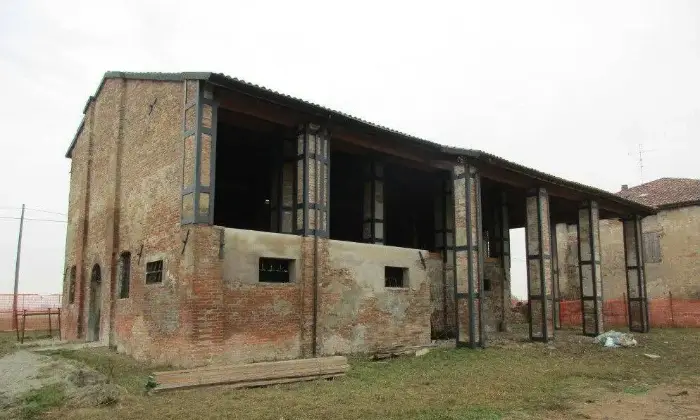 Rexer-Guastalla-Vendesi-rustico-via-Chiesa-Guastalla-Giardino