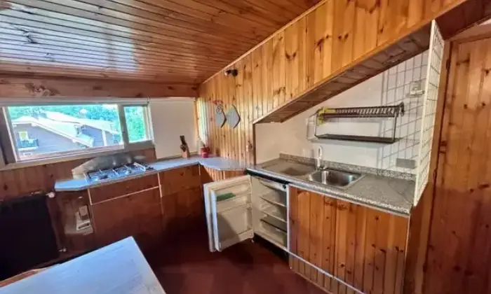 Rexer-Scopello-Mansarda-in-Via-Chioso-Scopello-Cucina
