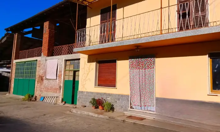 Rexer-Predosa-Vendo-Casale-Rustico-Garage