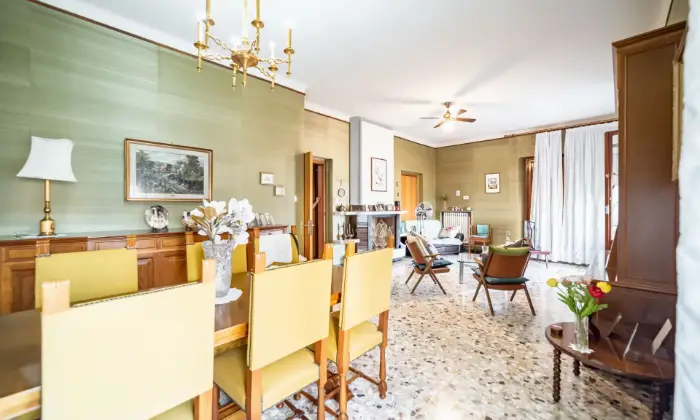 Rexer-SantElpidio-a-Mare-Casa-indipendente-su-tre-livelli-con-ampi-spazi-SALONE