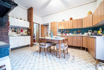 Rexer-SantElpidio-a-Mare-Casa-indipendente-su-tre-livelli-con-ampi-spazi-CUCINA