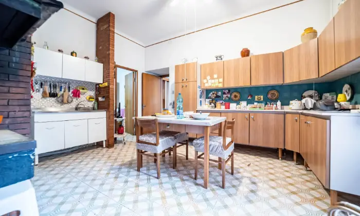 Rexer-SantElpidio-a-Mare-Casa-indipendente-su-tre-livelli-con-ampi-spazi-CUCINA
