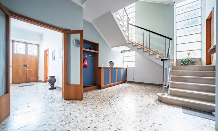 Rexer-SantElpidio-a-Mare-Casa-indipendente-su-tre-livelli-con-ampi-spazi-ENTRATA
