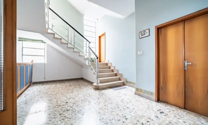 Rexer-SantElpidio-a-Mare-Casa-indipendente-su-tre-livelli-con-ampi-spazi-ENTRATA