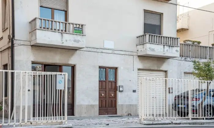 Rexer-SantElpidio-a-Mare-Casa-indipendente-su-tre-livelli-con-ampi-spazi-ESTERNO