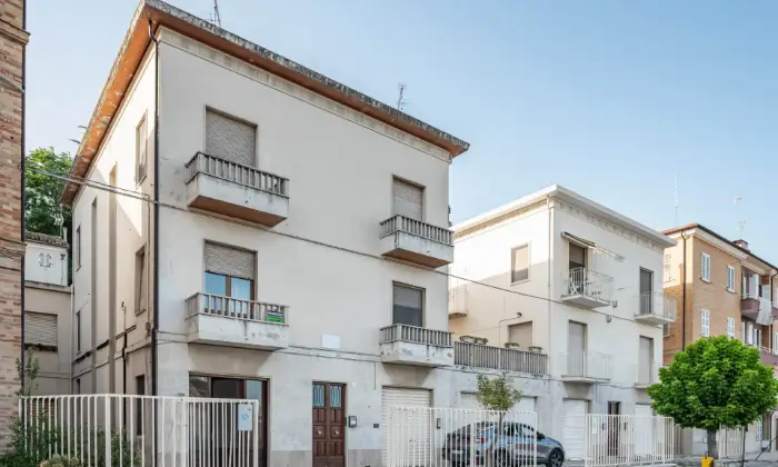 Rexer-SantElpidio-a-Mare-Casa-indipendente-su-tre-livelli-con-ampi-spazi-ESTERNO