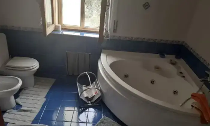 Rexer-Perfugas-Vendesi-casa-indipendente-con-terreno-a-Perfugas-SS-Bagno