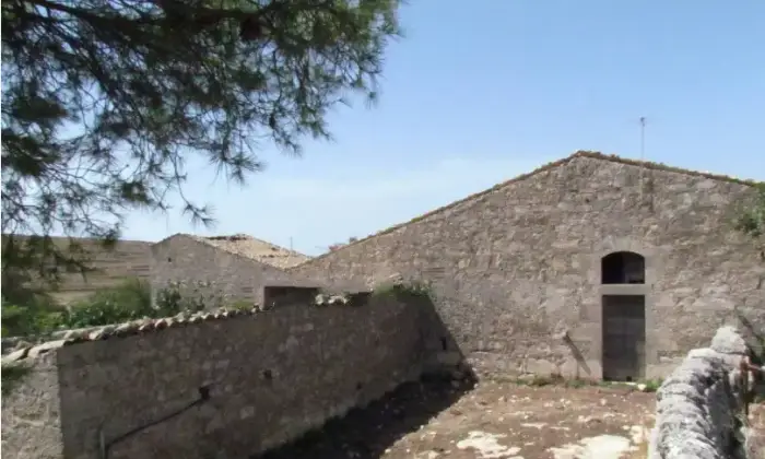 Rexer-Ragusa-Splendida-masseria-tradizionale-in-vendita-a-Ragusa-RG-Giardino