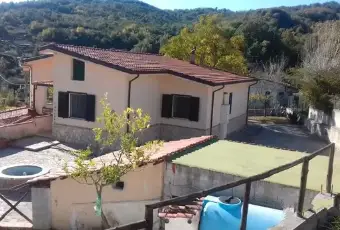 Rexer-Roccagloriosa-Villa-bifamiliare-a-Roccagloriosa-SA-Facciata