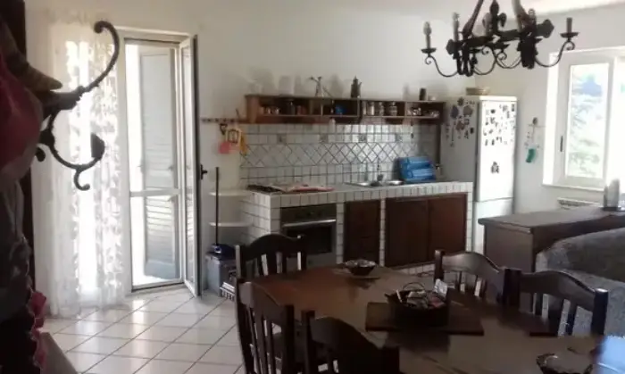 Rexer-Roccagloriosa-Villa-bifamiliare-a-Roccagloriosa-SA-Cucina