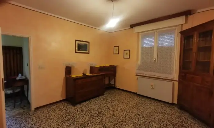 Rexer-Gualtieri-Vendesi-case-adiacenti-in-via-Prati-a-Gualtieri-Altro