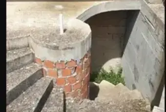 Rexer-Allai-Vendesi-casa-in-Vicolo-ParrocchiaALLAI-OR-Cantina