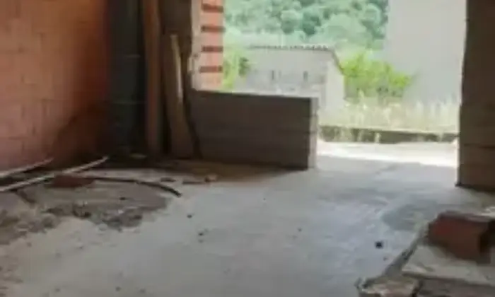 Rexer-Allai-Vendesi-casa-in-Vicolo-ParrocchiaALLAI-OR-Garage