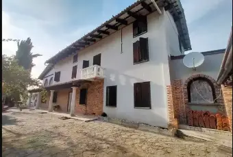 Rexer-Canelli-Villa-grande-in-vendita-sulle-colline-di-CANELLI-AT-Giardino