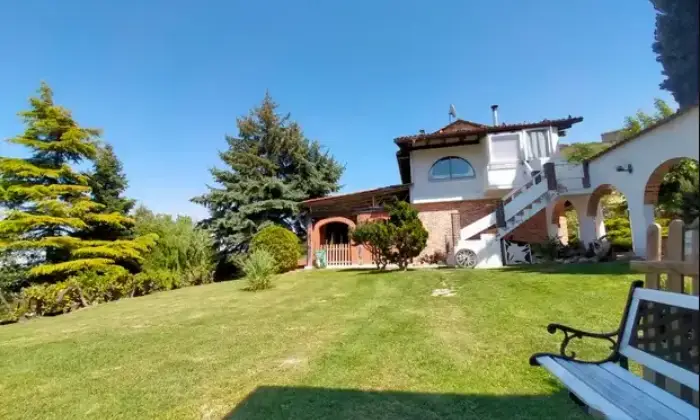 Rexer-Canelli-Villa-grande-in-vendita-sulle-colline-di-CANELLI-AT-Giardino