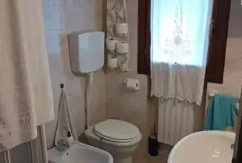 Rexer-Toano-Appartamento-in-vendita-a-Cerredolo-Toano-Bagno