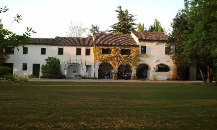 Rexer-San-Biagio-di-Callalta-Casale-in-vendita-in-via-Valdrigo-San-Biagio-di-Callalta-Giardino