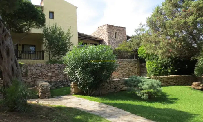 Rexer-Arzachena-Baja-Sardinia-incantevole-trilocale-fronte-mare-ultime-disponibilit-luglio-Giardino