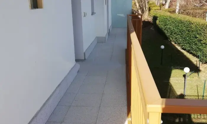 Rexer-Como-Trilocale-via-Paraviso-Lanzo-DIntelvi-Alta-Valle-Intelvi-Terrazzo