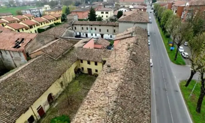 Rexer-Cortemaggiore-Intero-stabile-in-in-vendita-a-Cortemaggiore-via-Giacomo-Matteotti-Facciata