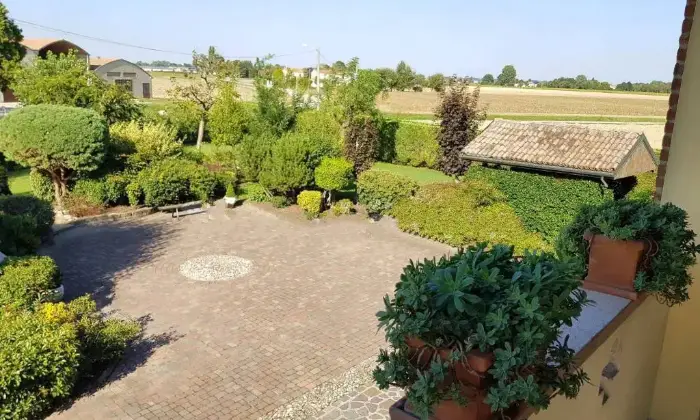 Rexer-Bondeno-Villa-unifamiliare-in-vendita-in-via-Provinciale-Bondeno-Giardino