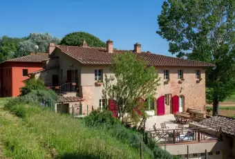 Rexer-San-Miniato-Vendesi-borgo-con-azienda-agricola-a-San-Miniato-Giardino