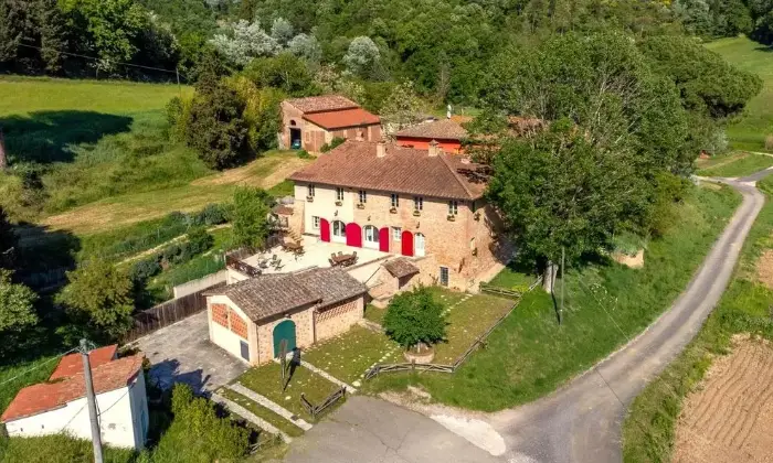Rexer-San-Miniato-Vendesi-borgo-con-azienda-agricola-a-San-Miniato-Terrazzo