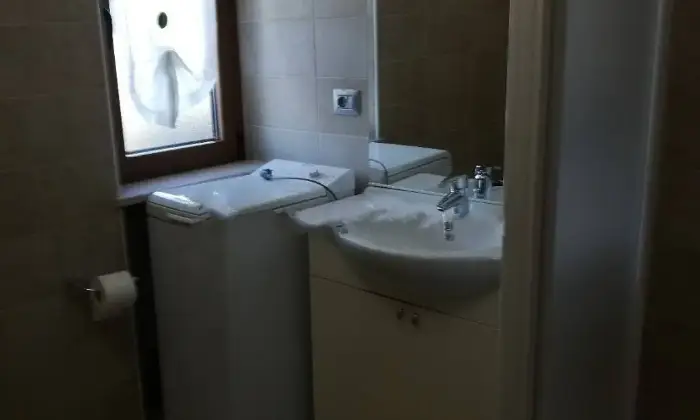 Rexer-Sommacampagna-Intero-edificio-in-vendita-in-via-Industria-a-Sommacampagna-Bagno