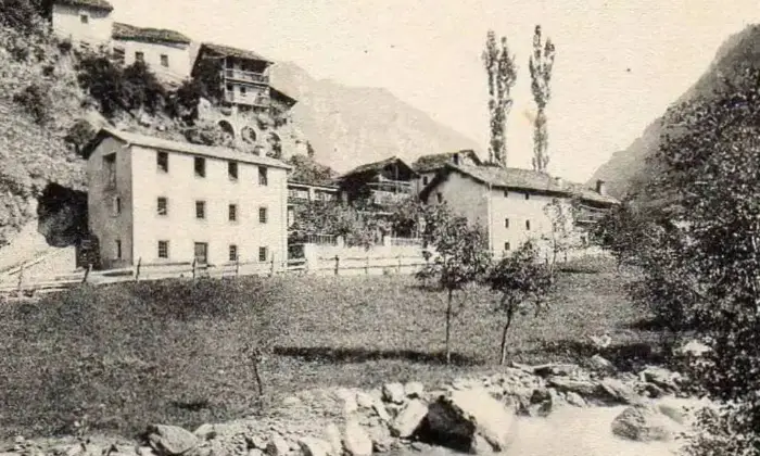 Rexer-AnteySaintAndr-Rustico-Casale-in-Frazione-GrandMoulin-AnteySaintAndr-Giardino