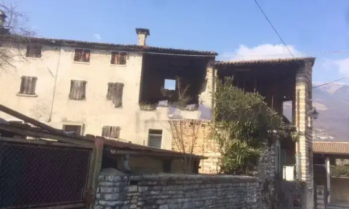 Rexer-Possagno-Vendesi-Terratetto-unifamiliare-Contrada-Cunial-Centro-Possagno-Giardino