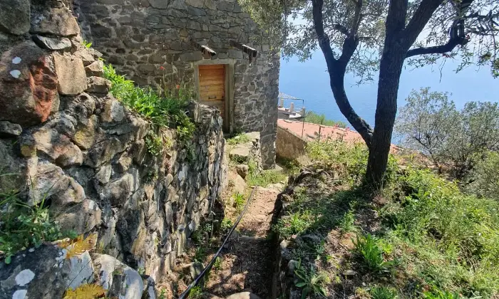Rexer-La-Spezia-Casa-in-vendita-in-Localit-Schiara-a-La-Spezia-Terrazzo