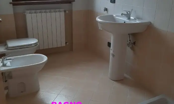 Rexer-Onore-Trilocale-via-Pozzo-Onore-Bagno
