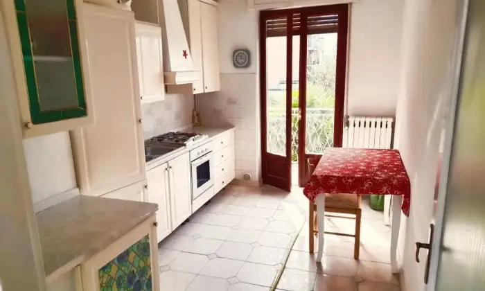 Rexer-Omegna-Vendesi-appartamento-via-Antonio-Pacinotti-Omegna-Cucina