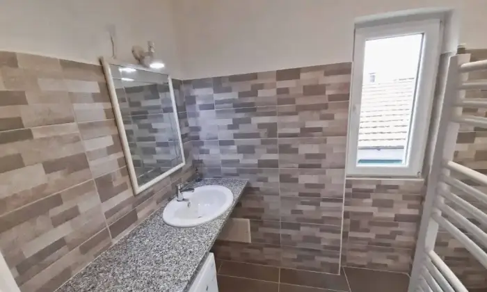 Rexer-Omegna-Vendesi-appartamento-via-Antonio-Pacinotti-Omegna-Bagno