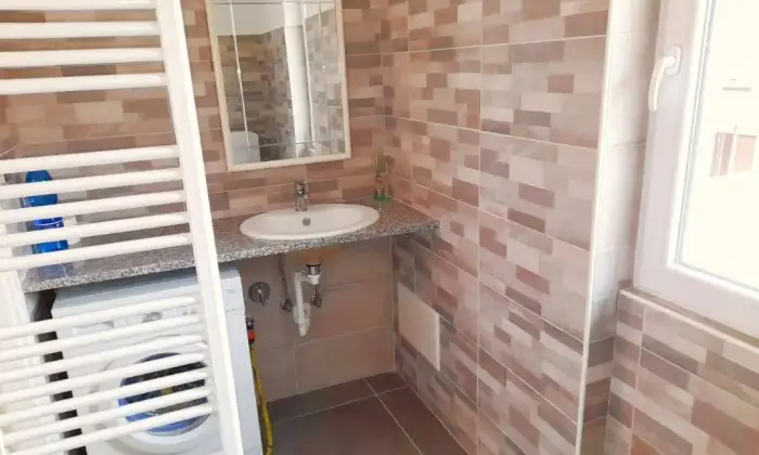 Rexer-Omegna-Vendesi-appartamento-via-Antonio-Pacinotti-Omegna-Bagno