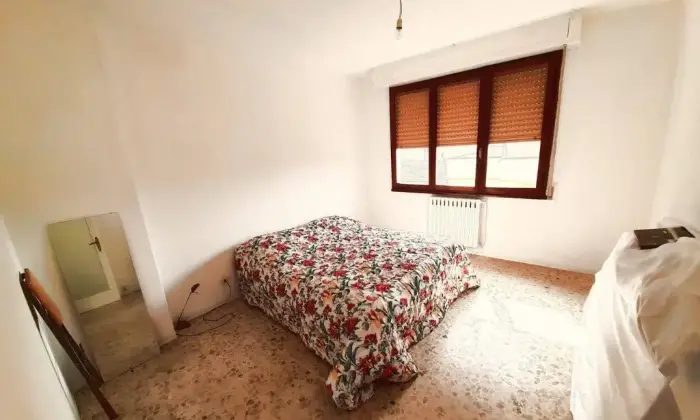 Rexer-Omegna-Vendesi-appartamento-via-Antonio-Pacinotti-Omegna-CameraDaLetto