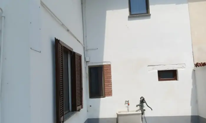 Rexer-Castelnovetto-PV-Grande-casa-indipendente-con-giardino-e-garage-Terrazzo